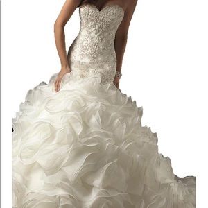 Brand new white wedding dress